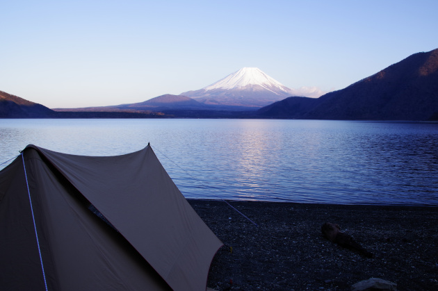 テントの目の前に富士山