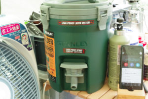 粕川オートキャンプ場 暑いので大風量扇風機を使う