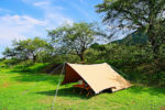 冷たい風の吹く夏の終わりのキャンプ場から