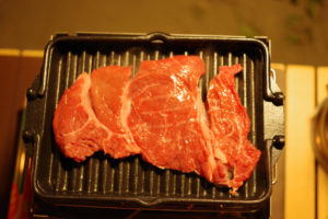 黒舟は使い勝手の良いソロキャンプ用グリルプレート