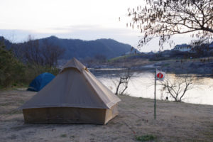 栗栖園地キャンプ場 桃太郎と黄泉の国