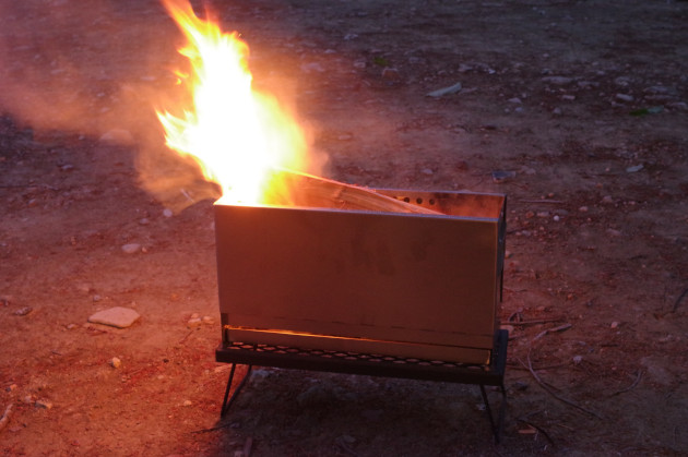 ２次燃焼で煙が少ないdod めちゃもえファイヤーを紹介します おっさんソロキャンプ道