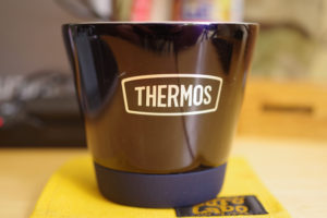 夏キャンプに最適なサーモス真空断熱カップ ミッドナイトブルー