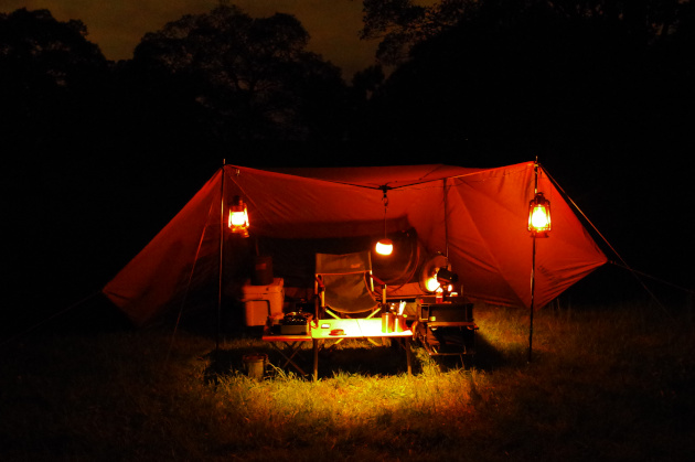 夜のテントサイト