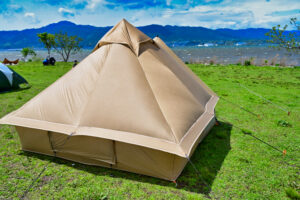 週末は雨の湖畔でソロキャンプ 後編