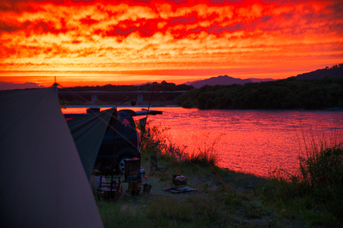 赤い夕陽に癒された新野営地でのソロキャンプ 前編