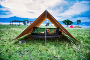 駐車場の閉鎖が解除された琵琶湖の湖岸緑地でソロキャンプ!