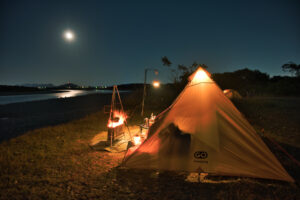 GoGlampingの一人用エコワンポールテント初張りソロキャンプ