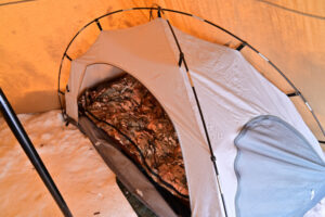 2021年度最新版 冬キャンプで快適な寝床を作る方法を紹介します