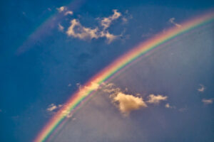 雨上がりの虹の下にTCパップテントを張ってソロキャンプ
