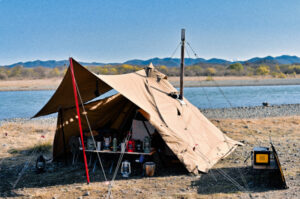 GOGlampingの山稜で今シーズン最後の薪ストソロキャンプ