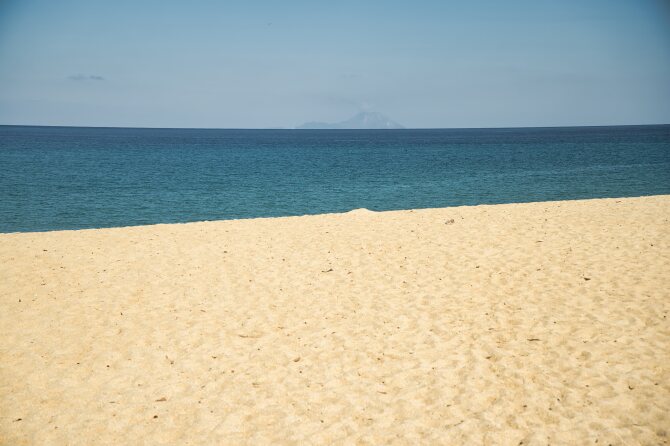 青い海