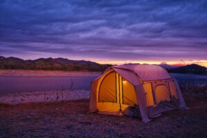 久しぶりにやってきた11月の野営地から見える山の風景