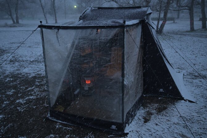 ストーブで暖まる