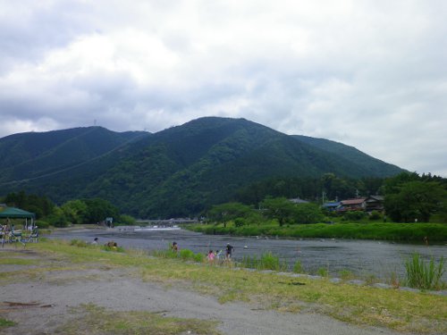 粕川オートキャンプ場03 山と川遊び