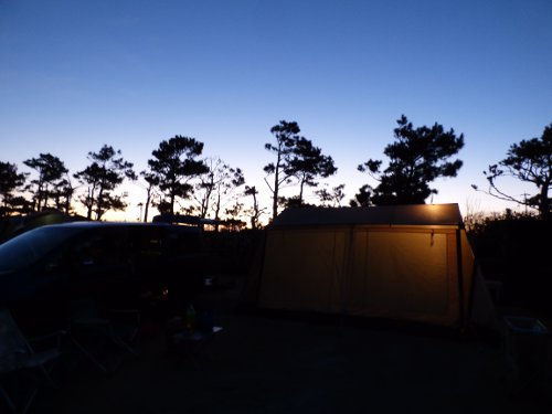 竜洋海洋公園オートキャンプ場_テント設営完了