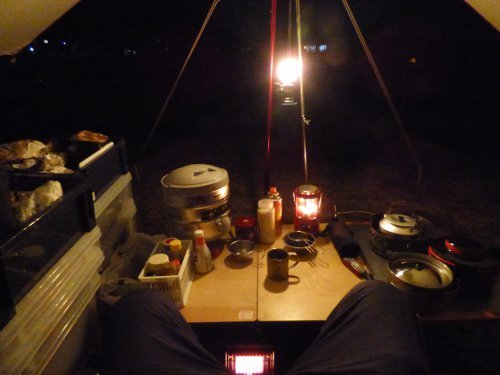 粕川33_テーブルの上柄