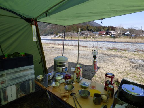 新ソロキャンプ用テントの前室の居心地
