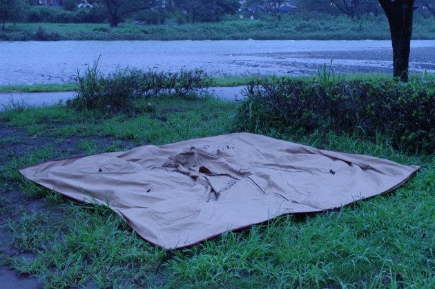 粕川オートキャンプ場 雨のソロキャンプの夜に想ったこと