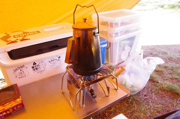 鮎川15_キャンプケトルでお湯を沸かす
