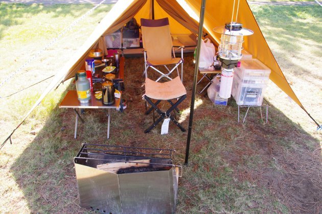 鮎川15_ロゴスのスツール