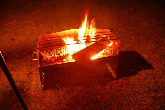 鮎川15_焚き火が暖かい